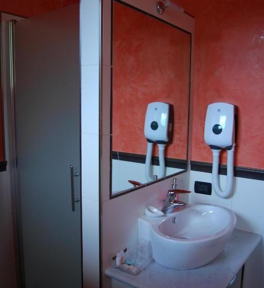 Superior room with lake view, Albergo Ristorante Orazio
