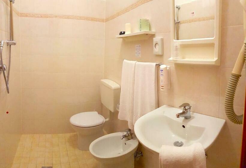 3-Bett-Standardzimmer, Anna
