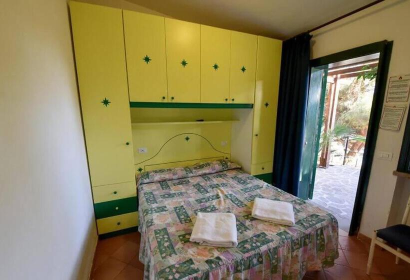 غرفة إقتصادية, Club Torre Capovento