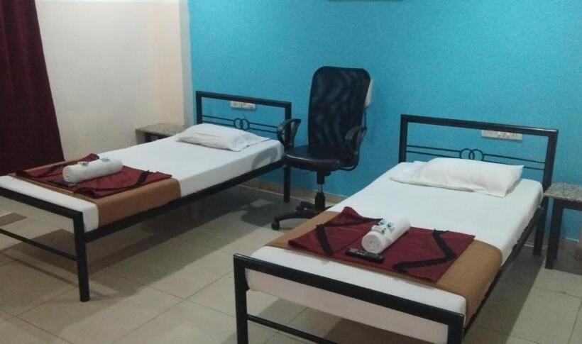 Quarto Deluxe, Deccan Comforts