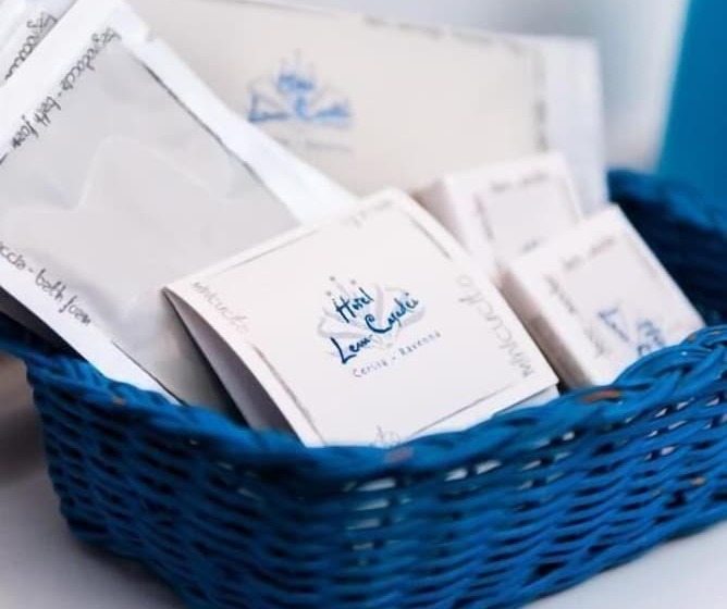 スタンダード４人部屋, Lem Casadei