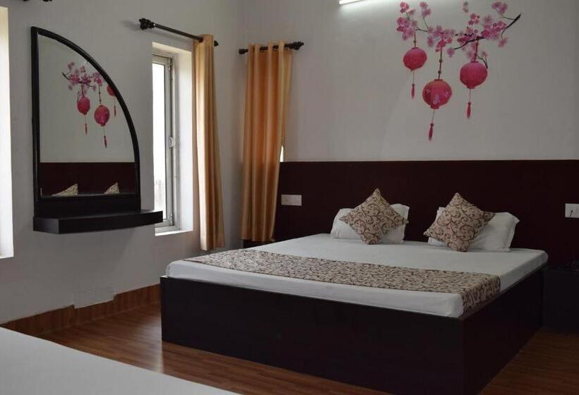 Family Suite, Moksha