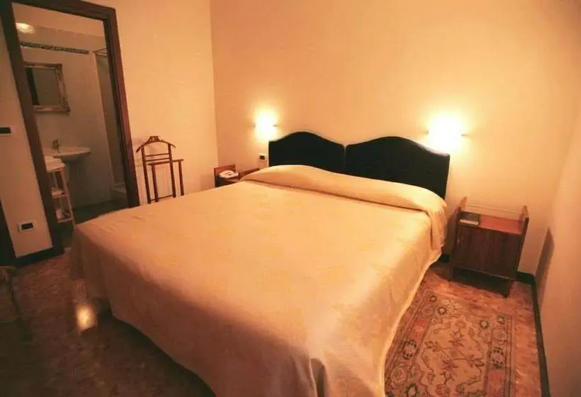 Standard Kolmen Hengen Huone, Pescetto