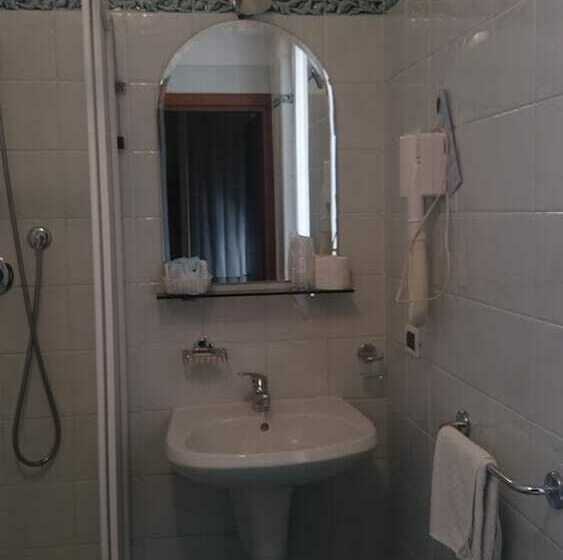 标准单人间, Pescetto