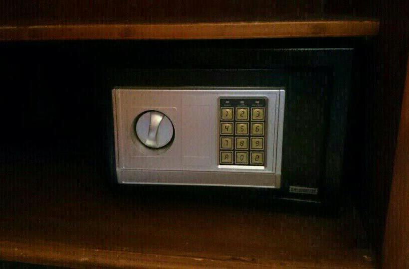 标准单人间, Pescetto