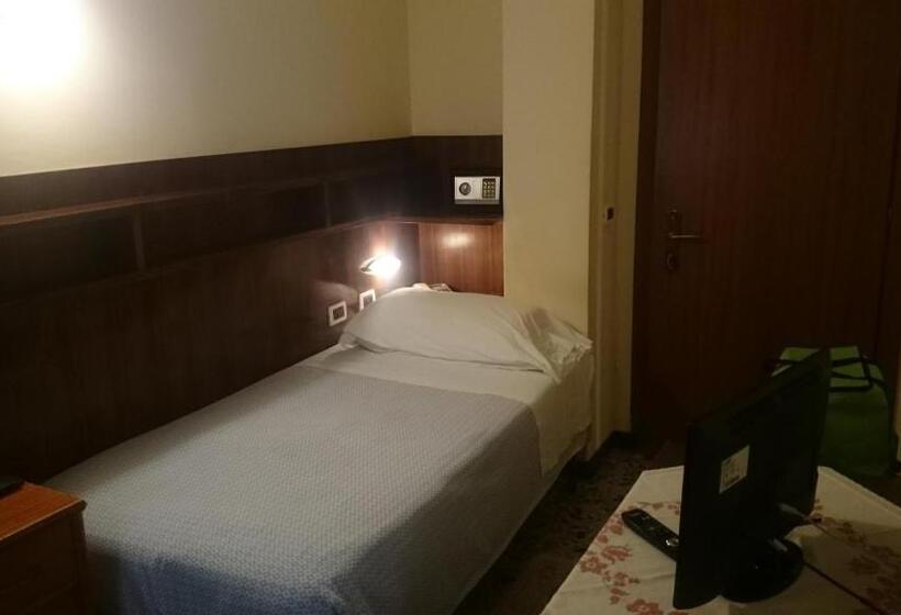 标准单人间, Pescetto