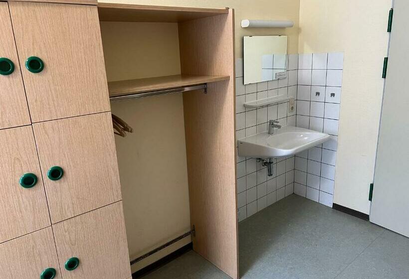 Номер Стандарт Четырехместный Совместный Санузел, Jugendherberge Otterndorf