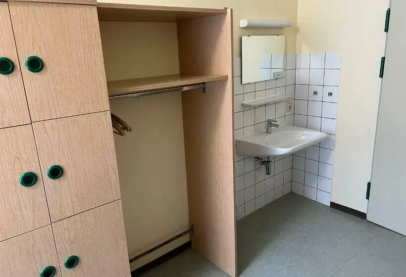 浴室共有スタンダード4人用ルーム, Jugendherberge Otterndorf