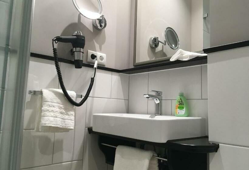 Номер Стандарт, Jugendstilhotel Trifels