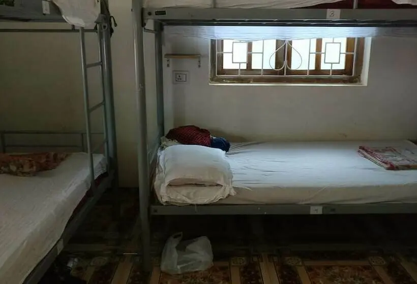 Geteiltes Mehrbettzimmer, Pappi Chulo Vagator