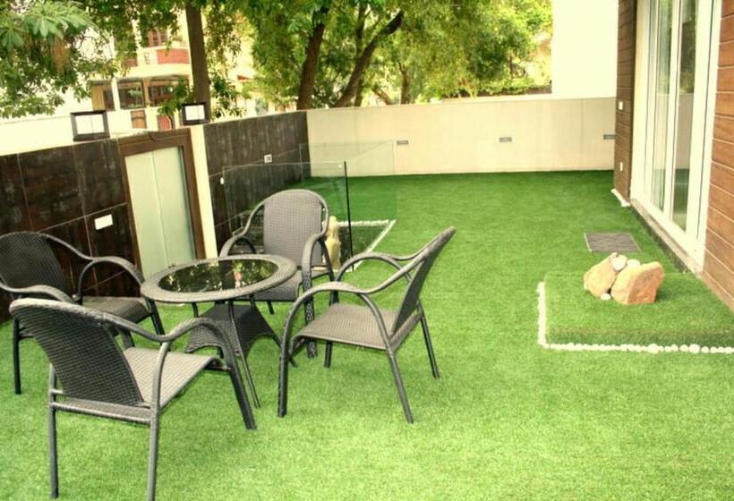 Deluxe Rum Trädgårdsutsikt, Micasa Suites