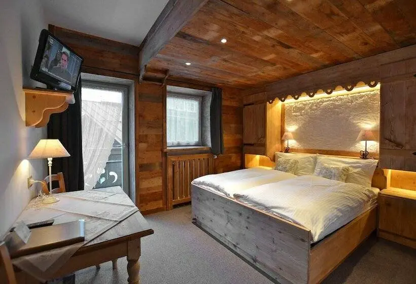 Standard-huone Vuoristonäkymä, Albergo Majorka