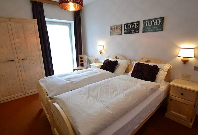 マウンテンビュースタンダードルーム, Albergo Majorka