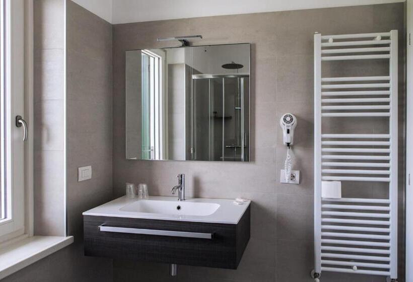 חדר סטנדרט לשלושה, Albergo Ristorante Belvedere