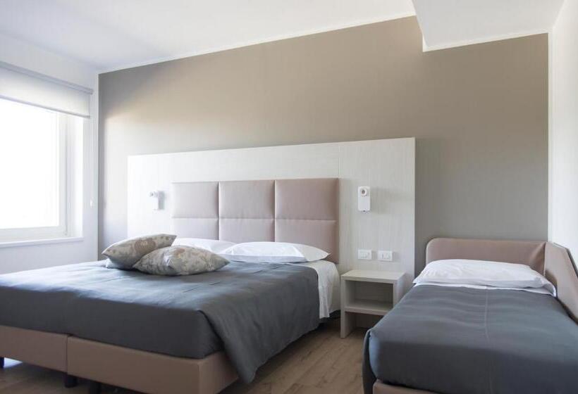 חדר סטנדרט לשלושה, Albergo Ristorante Belvedere