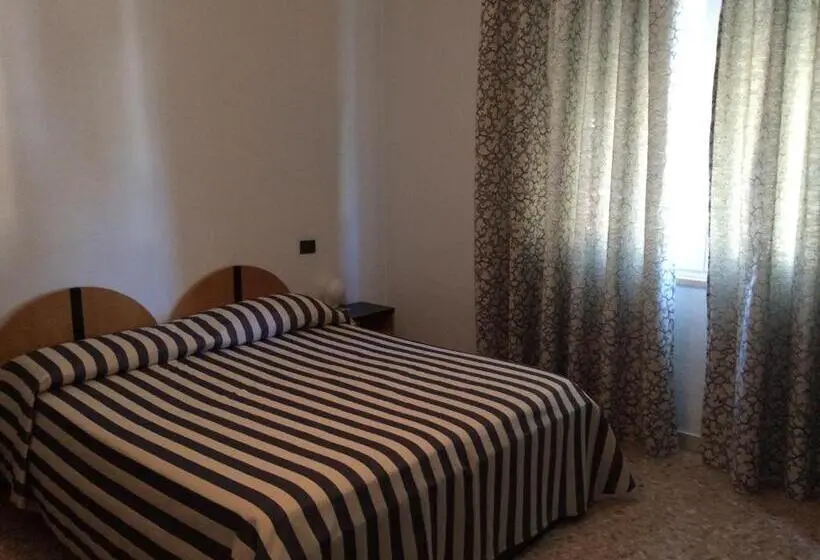 Habitación Economy, Marcelli