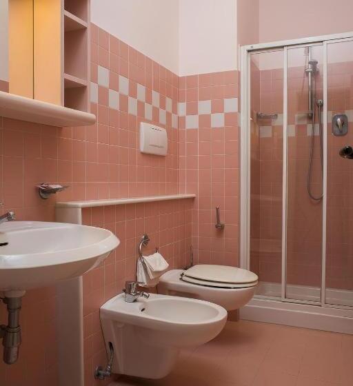 Habitación Triple Economy, Marcelli