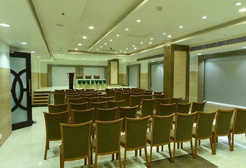 חדר דלוקס, Mayas Kem Pride