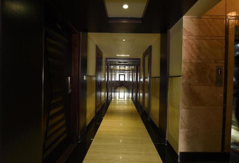 חדר דלוקס, Mayas Kem Pride