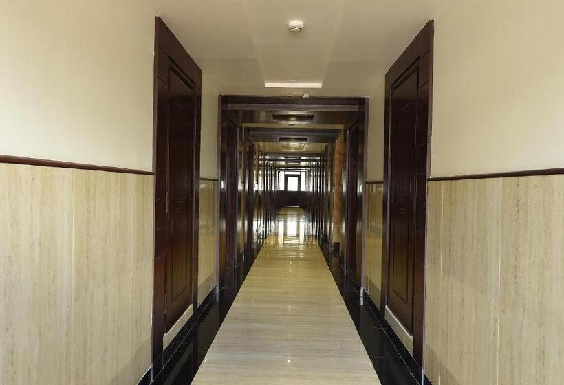 חדר דלוקס, Mayas Kem Pride