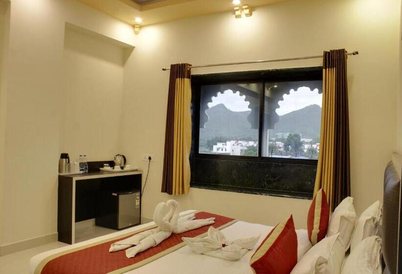 סוויטה משפחתית, Riddhi Inn