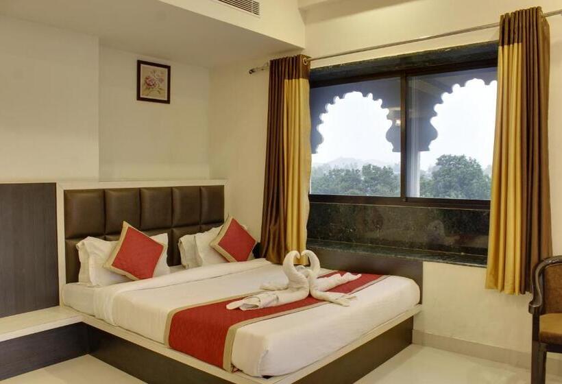 סוויטה משפחתית, Riddhi Inn