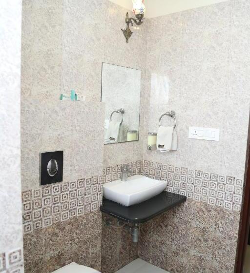 סוויטה משפחתית, Riddhi Inn