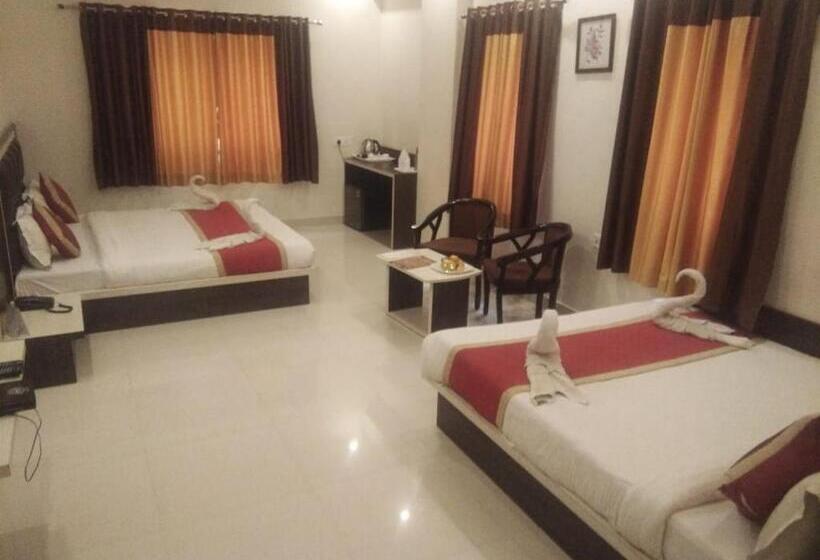 סוויטה משפחתית, Riddhi Inn