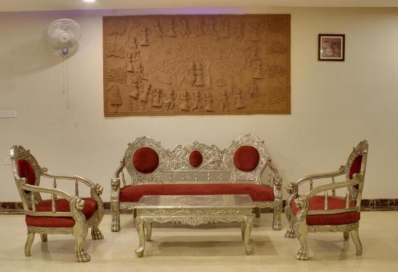 סוויטה משפחתית, Riddhi Inn