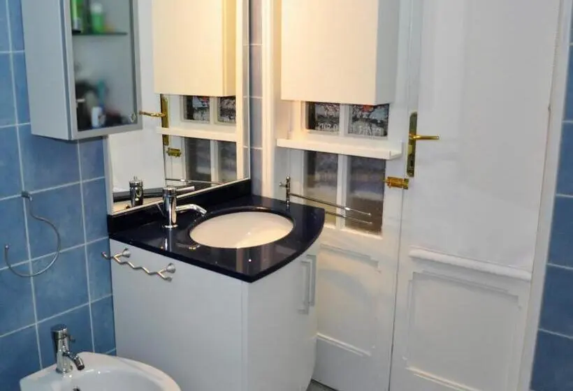 اتاق استاندارد با چشم‌انداز باغ, Invilla B&b