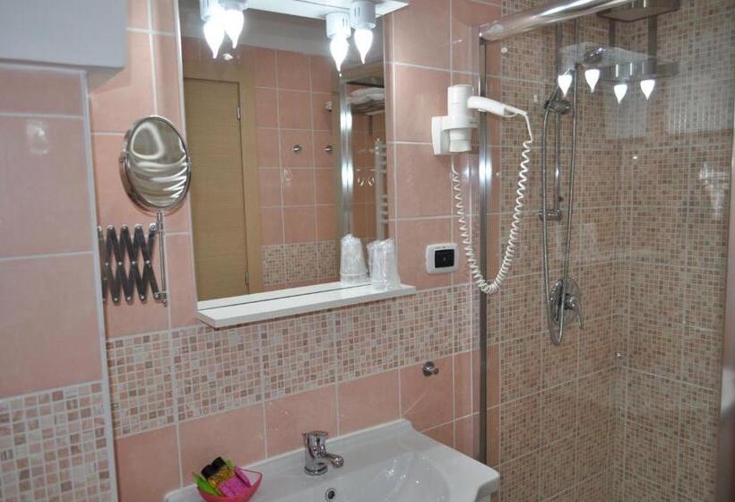 3-Bett-Standardzimmer, 7 Contrade