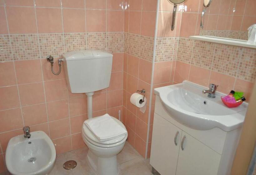 3-Bett-Standardzimmer, 7 Contrade