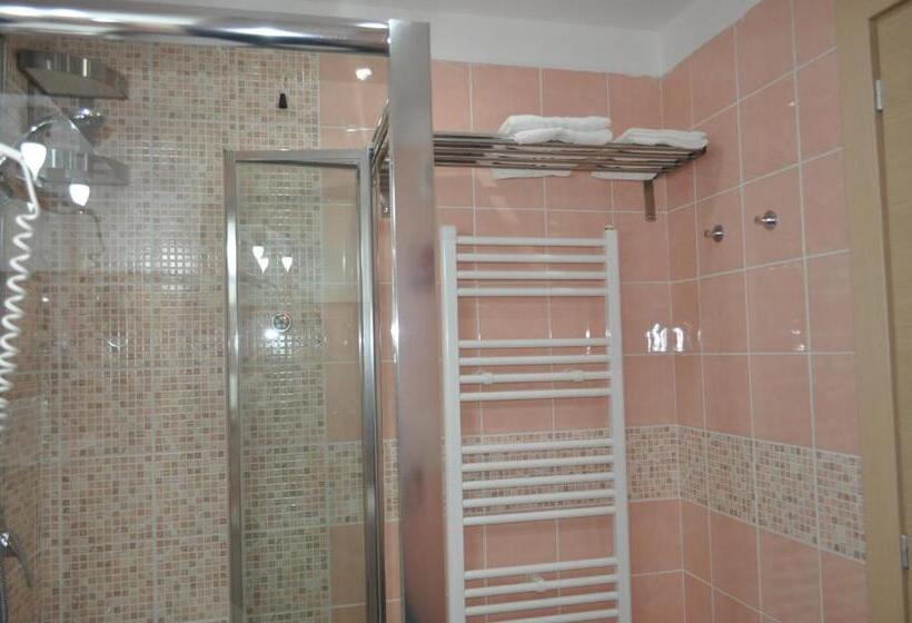 3-Bett-Standardzimmer, 7 Contrade