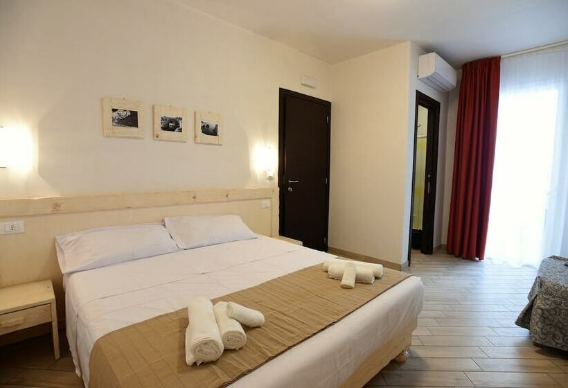 חדר סטנדרט לשלושה, Camere Le Vie Di Omero