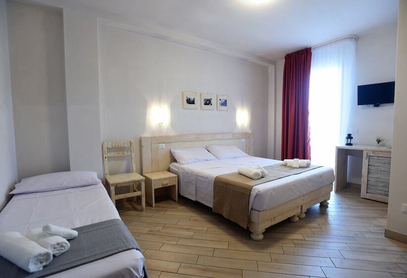 חדר סטנדרט לשלושה, Camere Le Vie Di Omero