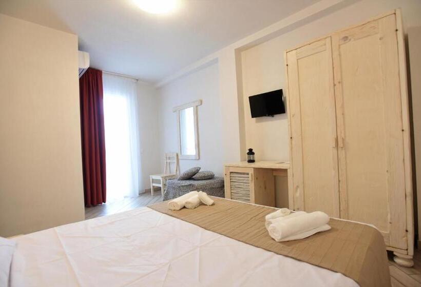 חדר סטנדרט לשלושה, Camere Le Vie Di Omero