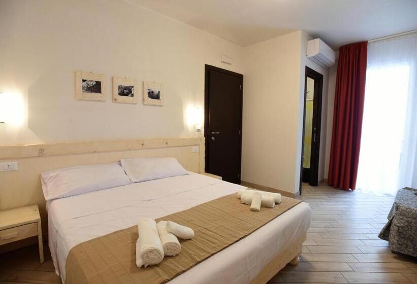 חדר סטנדרט לשלושה, Camere Le Vie Di Omero