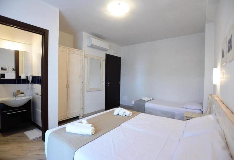 חדר סטנדרט לשלושה, Camere Le Vie Di Omero