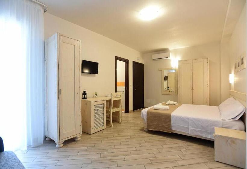 חדר סטנדרט לארבעה, Camere Le Vie Di Omero