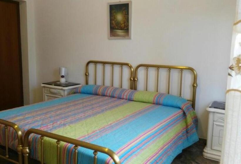 Quarto Estandar, Il Giardino Del Gallo