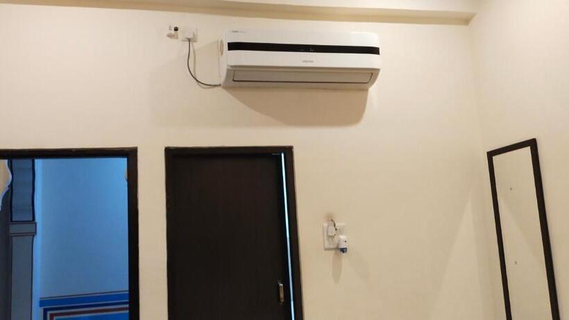 이코노미 룸, Rajputana Heritage