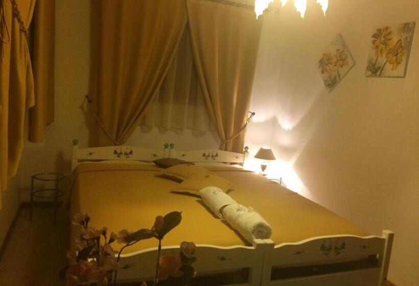 Номер Deluxe, Sa Mariposa