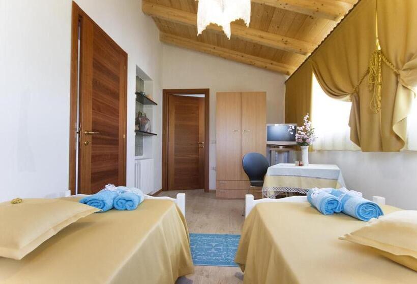 Номер Deluxe, Sa Mariposa