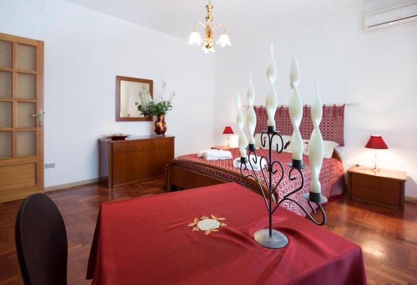 Номер Стандарт, Sa Mariposa