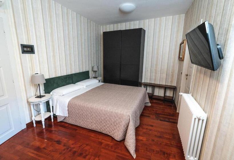 سوییت با چشمانداز باغ, Villa Noctis