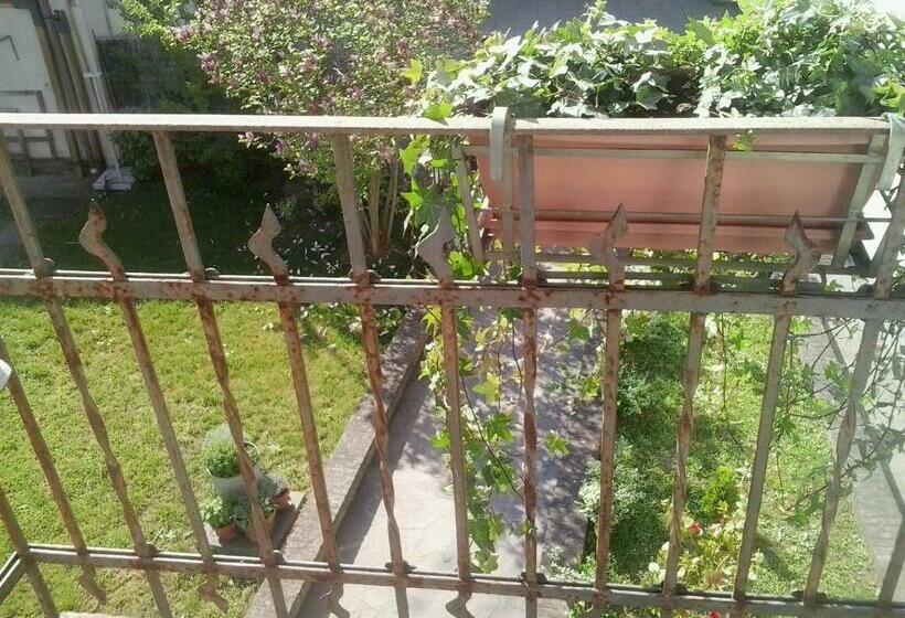 标准间带阳台, Dragonfly B&b