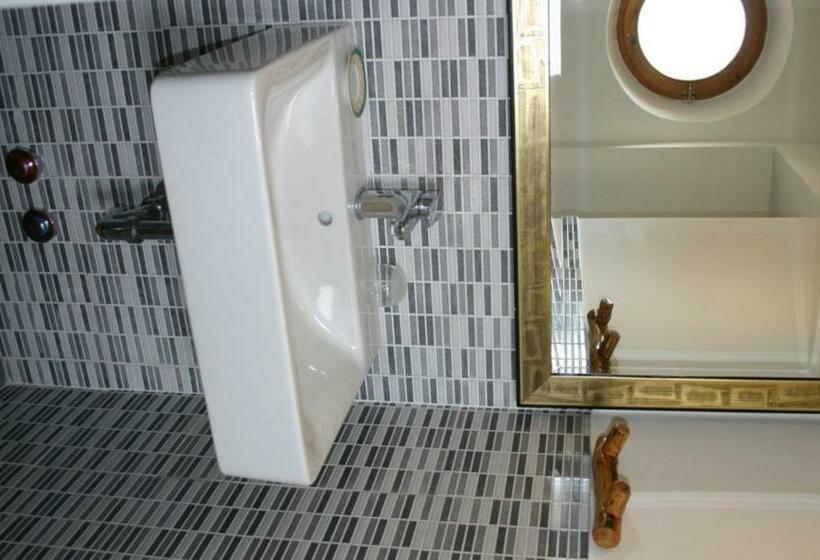 标准间带阳台, Dragonfly B&b