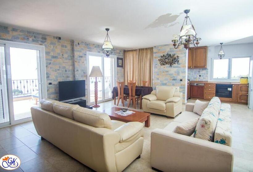 آپارتمان 1 خوابه با تراس, Greccia