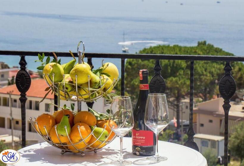 آپارتمان 1 خوابه با تراس, Greccia