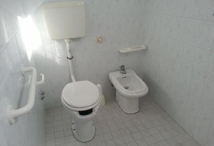 Standard Yhden Hengen Huone, La Parigina